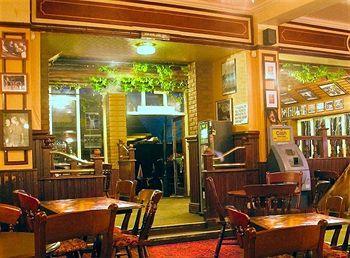 Oyo The Man Pub And Hotel Londra