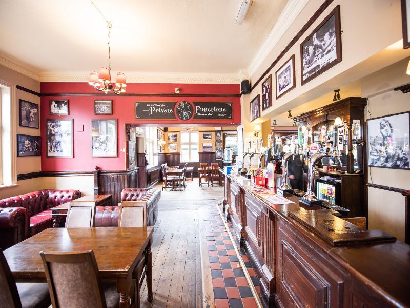 Oyo The Man Pub And Hotel Londra